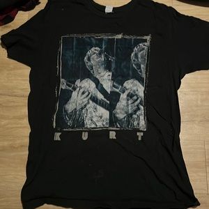 Medium Kurt Cobain T-Shirt Hot Topic Good Condition, Black